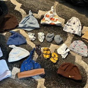 newborn hats & mittens